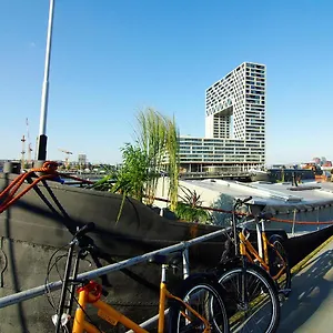 eco-houseboat.amsterdamhotelsnl.com/